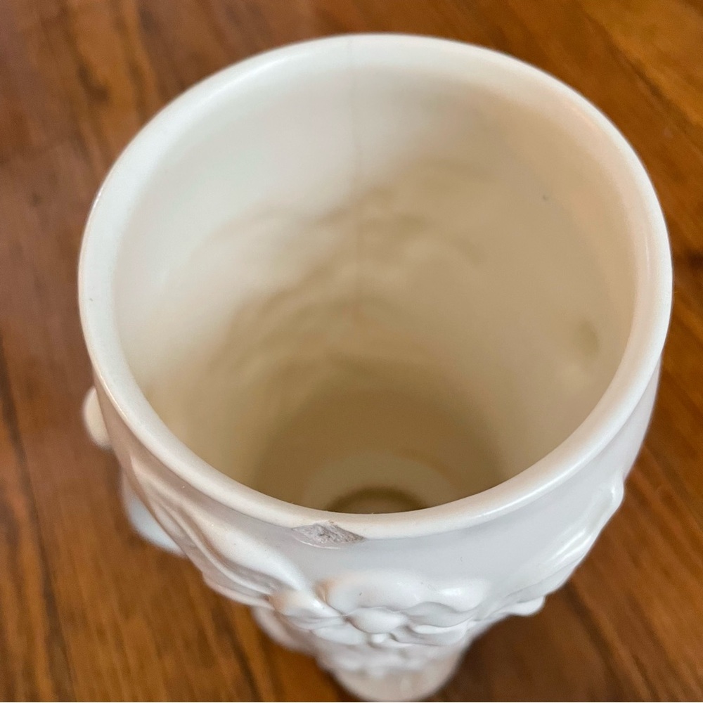 Vintage Red Wing Elegant Cream Floral Ceramic Vase - Picture 6 of 8